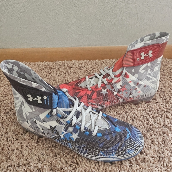 Mens Under Armour Football Cleats - Picture 4 of 6